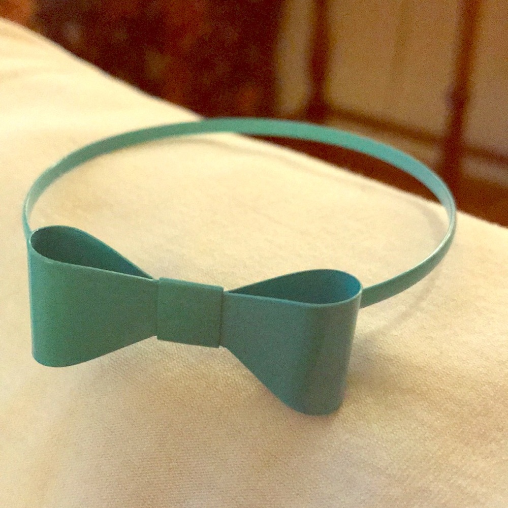 Bow bangle bracelet 💋💎